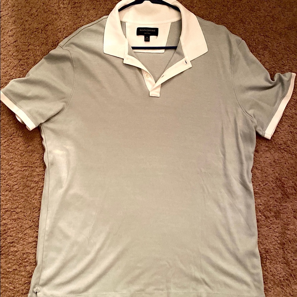 Men’s Banana Republic polo.